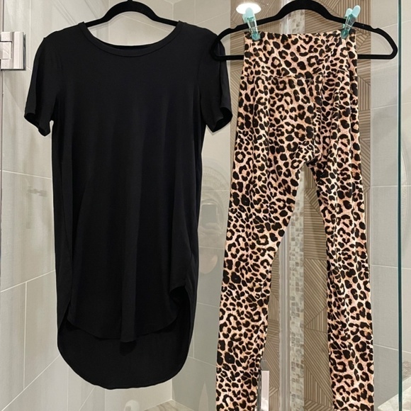Cheetah print leggings (one size) with coordinating black tunic top (S) - Picture 1 of 8